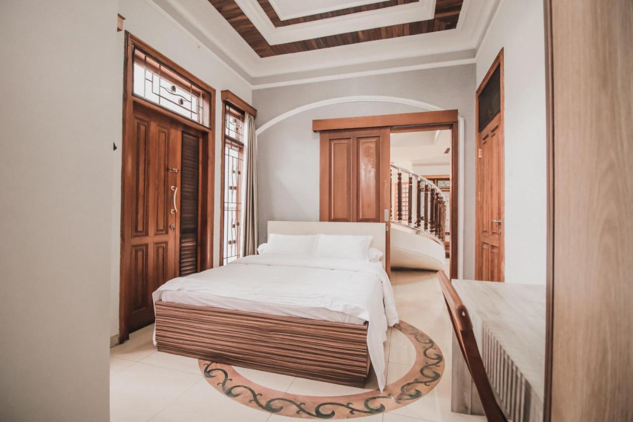 Stay Inn Pasteur Bandung, Husein Sastranegara Airport Exteriör bild